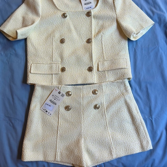 Zara Other - STRUCTURED SHORT SLEEVES BLAZER AND TEXTURED SHORT WITH GOLD BOTTONS